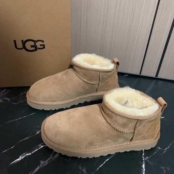 UGG Shoes - 🎁UGG Women's Classic Ultra Mini Boots New in Box